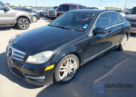 2013 Mercedes-Benz C 250 Sport из США, поврежденный, VIN WDDGF4HB7DR280047